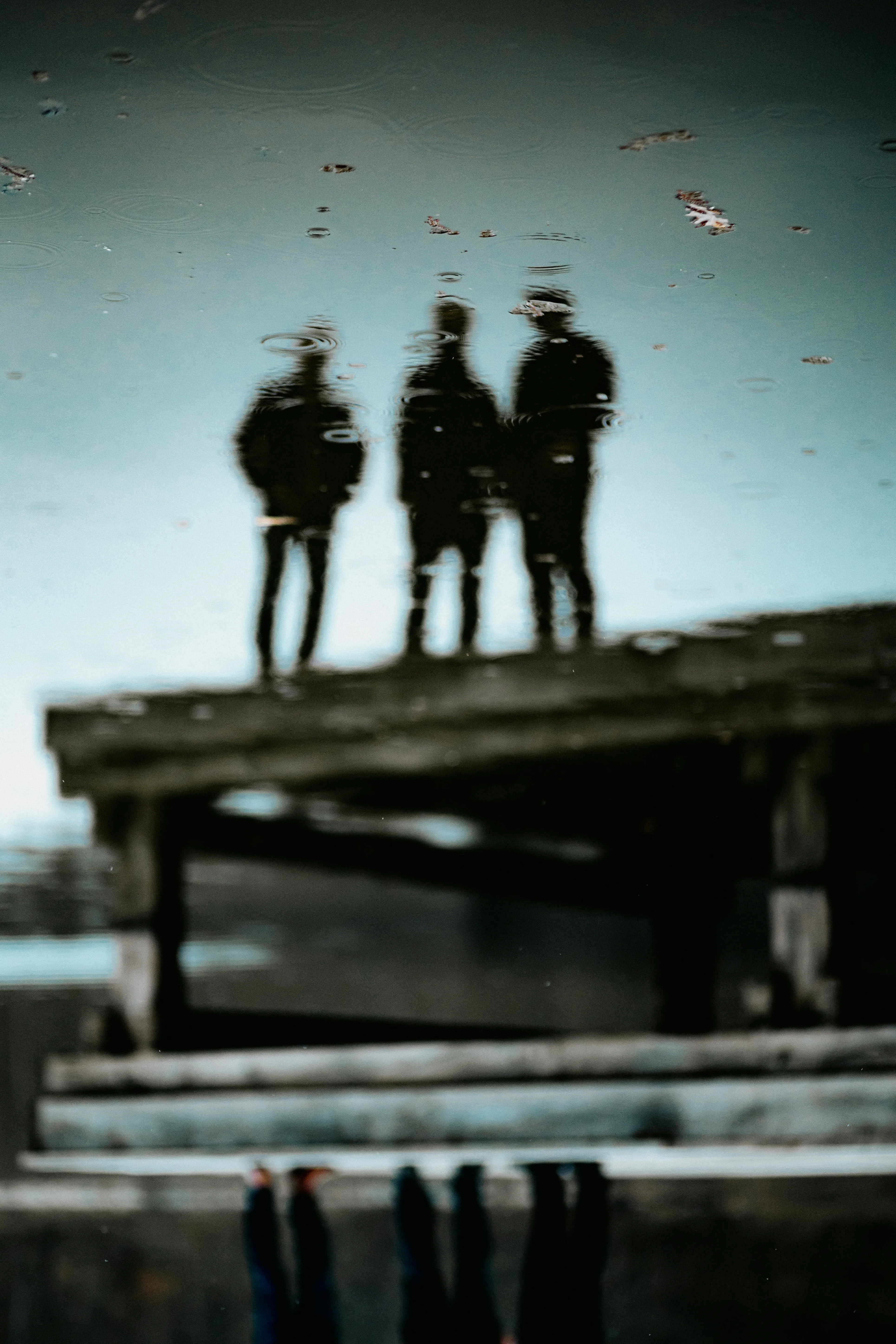 Overfloaters by the water